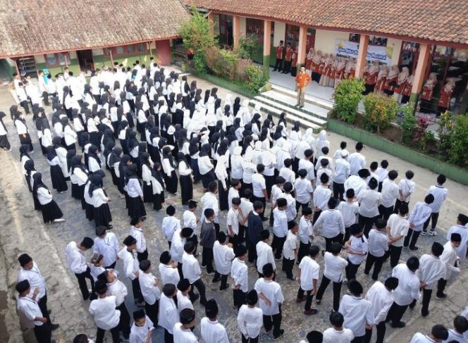 Penutupan Ujian Akhir Madrasah Berstandar Nasional se-Kecamatan Lembang