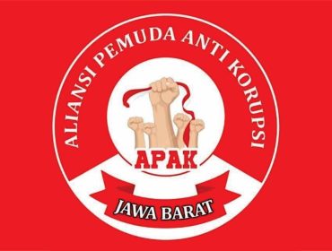Aliansi Pemuda Anti Korupsi (APAK) yang diketuai oleh Yadi Suryadi.