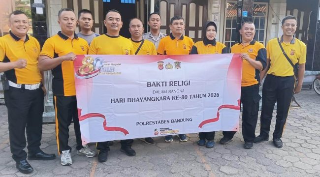 Polsek Bandung Kulon gelar kegiatan Jum'at Bersih.