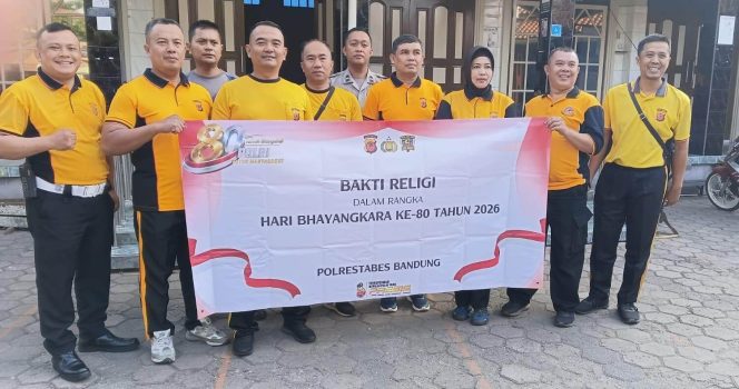 Polsek Bandung Kulon gelar kegiatan Jum'at Bersih.