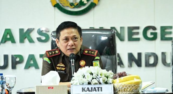 Kepala Kejaksaan Tinggi Jawa Barat Dr. Sutikno, S.H., M.H..