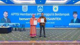 Direktur Politeknik Praktisi Bandung, Muhammad Yusuf, S.Sos., M.M., dan Rektor UKB Palembang, Dr. dr. Fika Minata Wathan, M.Kes.