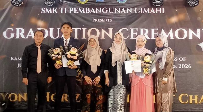 Pelepasan siswa kelas XII SMK TI Pembangunan Cimahi dengan tagline 