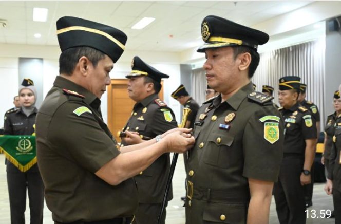 Kajati Jabar Lantik Kejari Kabupaten Sukabumi dan Koordinator pada Kejaksaan Tinggi Jawa Barat