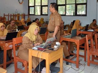 Kegiatan Uji Kompetensi Guru yang diikuti oleh guru dari berbagai satuan pendidikan di Kabupaten Subang.