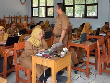 Kegiatan Uji Kompetensi Guru yang diikuti oleh guru dari berbagai satuan pendidikan di Kabupaten Subang.