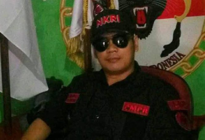 Ketua Umum DPP LSM PMPR Indonesia, Rohimat (Joker).