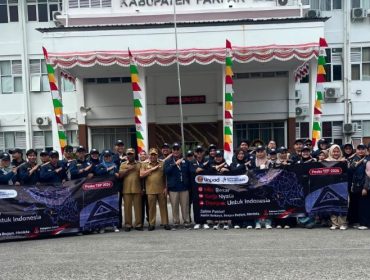 Tim Ekspedisi Patriot Universitas Padjadjaran (Patriot Unpad) bersama Bupati Fakfak, Samaun Dahlan, S.Sos., M.AP.,