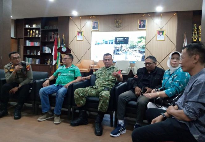 Kegiatan sosialisasi bagi Pedagang Kaki Lima (PKL).
