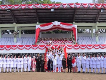 Gelaran upacara Hari Ulang Tahun (HUT) ke-81 Kemerdekaan Republik Indonesia tingkat Kota Cimahi di Lapangan Rajawali, Senin (17/8/2026).