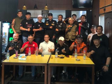 Pertemuan silaturahmi antara sejumlah elemen masyarakat dengan pihak Nazhir Masjid Agung Bandung yang bertempat di Restoran ABG NENES, Jl. Aceh No. 51, Sumur. (11 Agustus 2026).