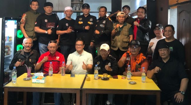 Pertemuan silaturahmi antara sejumlah elemen masyarakat dengan pihak Nazhir Masjid Agung Bandung yang bertempat di Restoran ABG NENES, Jl. Aceh No. 51, Sumur. (11 Agustus 2026).