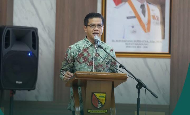 Bupati Bandung Dr. H. M. Dadang Supriatna, S.Ip., M.Si.