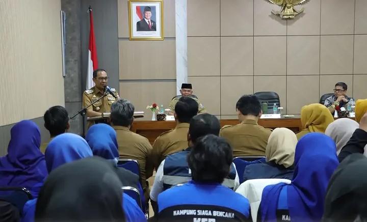 Wali Kota Cimahi, Ngatiyana, saat sambutan dalam gelaran Workshop Rencana Kontingensi Klaster Pengungsian dan Perlindungan di Kota Cimahi Tahun 2026.