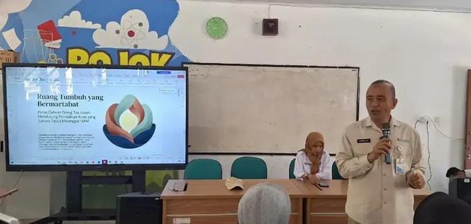 Kepala Kanwil Kemenham Jawa Barat, Hasbullah Fudail.