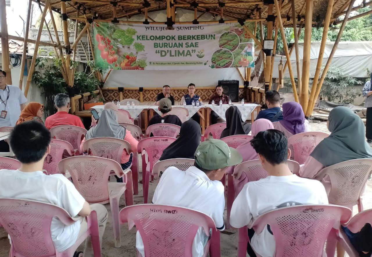 Kegiatan aktivasi Identitas Kependudukan Digital (IKD), pelayanan Perlindungan Sosial (Perlinsos), serta layanan LaCI RW bertempat di Bale RT 06, wilayah RW 05 Cijerah Kecamatan Bandung Kulon.