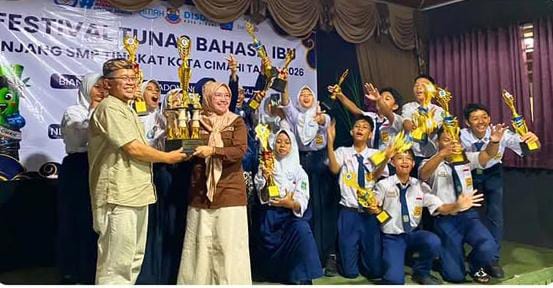 SMP Negeri 2 Cimahi yang berhasil meraih gelar JUARA UMUM pada FTBI Jenjang SMP Tingkat Kota Cimahi Tahun 2026.