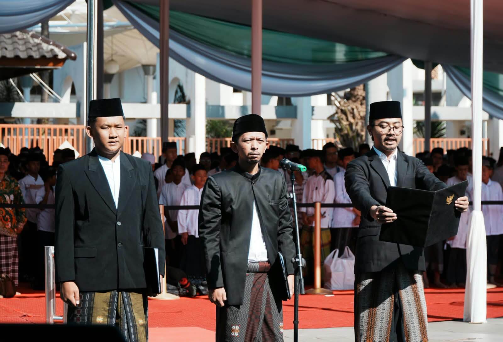 Peringatan Hari Santri Nasional Tingkat Kota Cimahi dengan mengusung tema “Santri Menguatkan Negeri Menuju Indonesia Emas”,