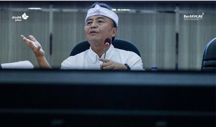 Sekda Provinsi Jawa Barat, Herman Suryatman pada rapat koordinasi pembahasan ATS di Kantor Disdik Jabar.